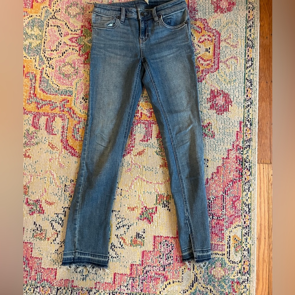 Free people skinny Jean slit raw hem